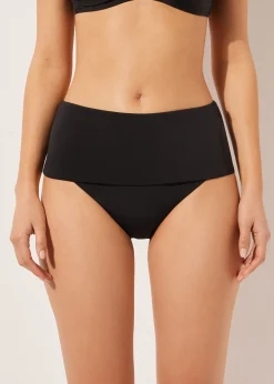 Braguita con Banda Alta Bikini Indonesia