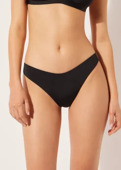 Brasileña Bikini Indonesia