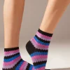 Calcetines Cortos con Labor de Rayas