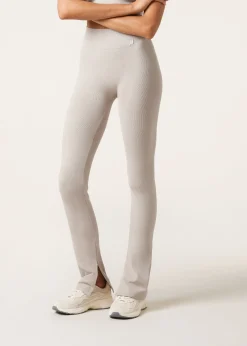 Legging Flare Deportivo Con Abertura Inferior