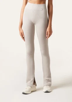 Legging Flare Deportivo Con Abertura Inferior