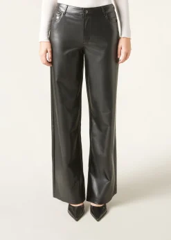 Pantalón Recto Efecto Piel Con Pinzas