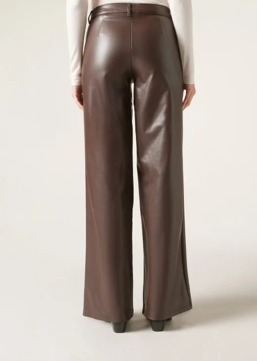 Pantalón Recto Efecto Piel Con Pinzas