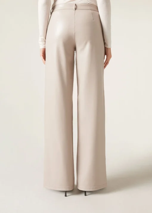 Pantalón Recto Efecto Piel Con Pinzas