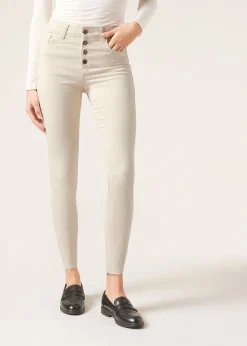 Pantalón Súper Skinny Detalle Botones