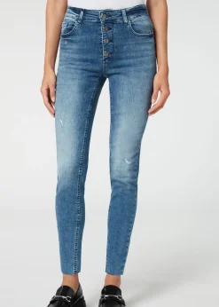 Pantalón Súper Skinny Detalle Botones