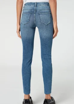 Pantalón Súper Skinny Detalle Botones