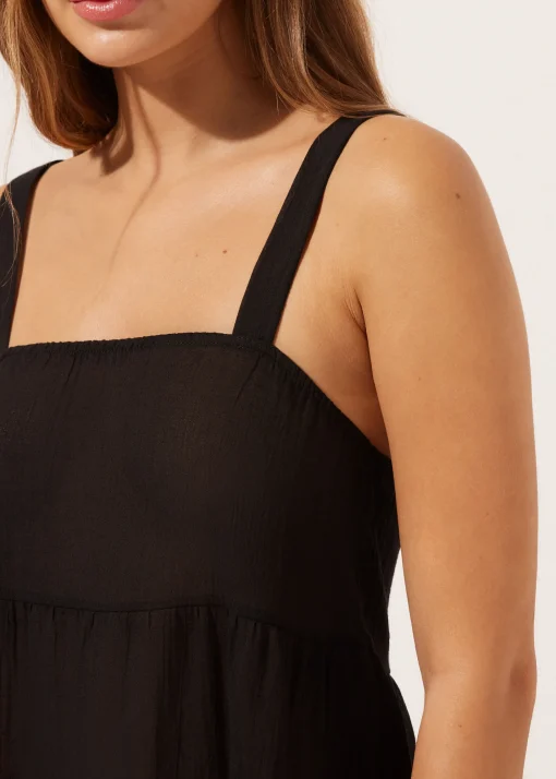 Vestido Corto con Volantes